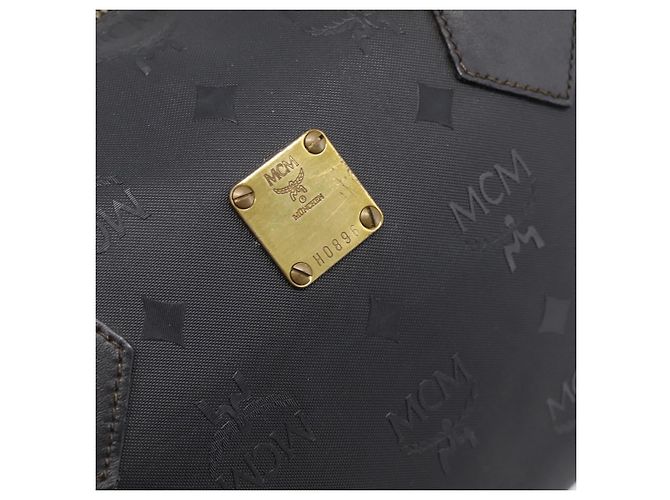 Borsa a mano MCM Logogram Vicetos PVC 2way Black Gold Auth mr2890 Nero D'oro - vista 17