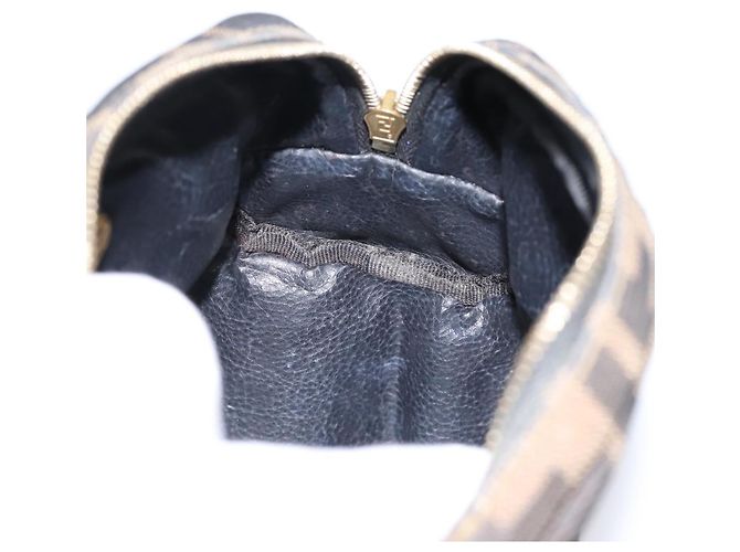 Pouch FENDI Zucca Canvas Marrone Nero Auth 203810 - vista 15