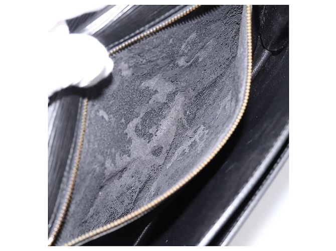 LOUIS VUITTON Epi Serie Dragonne Clutch Bag Black Noir M52612 LV Auth 202460 Nero - vista 11