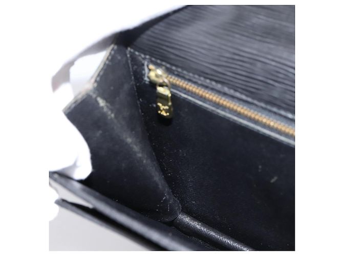 LOUIS VUITTON Epi Serie Dragonne Clutch Bag Black Noir M52612 LV Auth 202460 Nero - vista 21