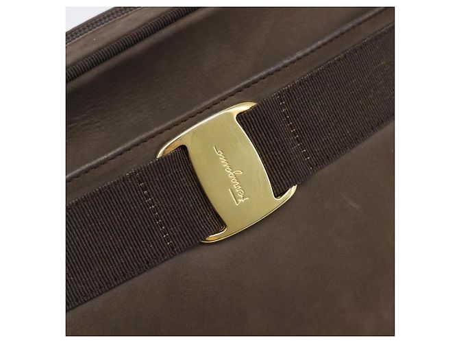 Borsa a tracolla Salvatore Ferragamo Vala in camoscio marrone tono oro Auth ka6067 - vista 16