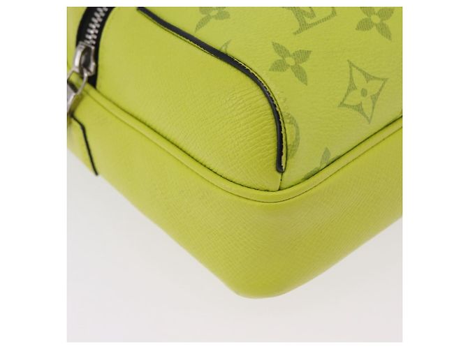 Borsa a Tracolla LOUIS VUITTON Taigalama Outdoor PM Gialla M30239 LV Auth 202236M Giallo - vista 10