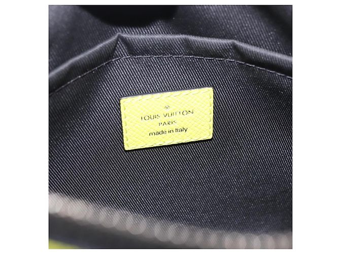 Borsa a Tracolla LOUIS VUITTON Taigalama Outdoor PM Gialla M30239 LV Auth 202236M Giallo - vista 17