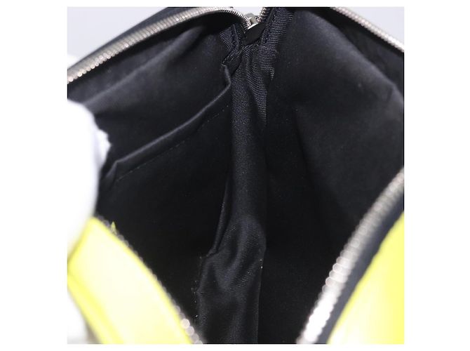Borsa a Tracolla LOUIS VUITTON Taigalama Outdoor PM Gialla M30239 LV Auth 202236M Giallo - vista 19