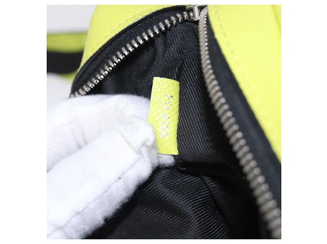 Borsa a Tracolla LOUIS VUITTON Taigalama Outdoor PM Gialla M30239 LV Auth 202236M Giallo - vista 23