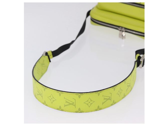 Borsa a Tracolla LOUIS VUITTON Taigalama Outdoor PM Gialla M30239 LV Auth 202236M Giallo - vista 7