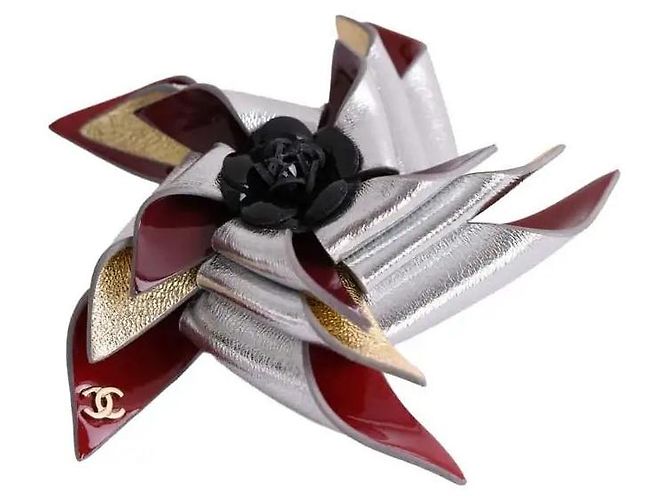 Spilla Chanel in pelle argento - vista 2