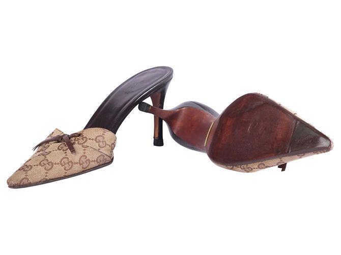 Mules con tacco a punta Gucci GG Canvas Marrone - vista 7