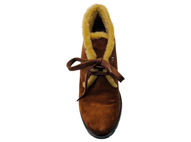Prada Stiefeletten aus Wildleder Brown / Tan, shearling-gefüttert, mit Lug-Sohlen Braun - Ansicht 4
