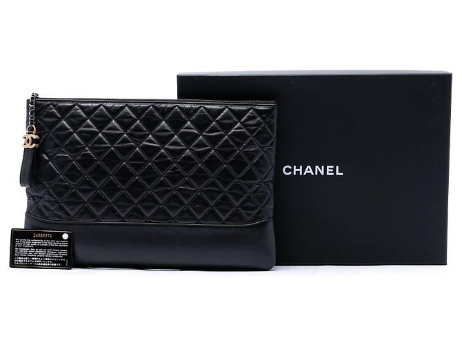 Clutch Chanel Gabrielle O Case Large in Vitello Invecchiato Nero - vista 7