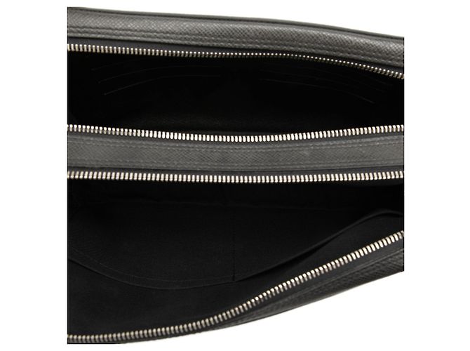 Borsa a pochette Louis Vuitton Taiga Kasai Nera Nero - vista 4