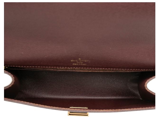 Borsa a Clutch Louis Vuitton Taiga Selenga Marrone - vista 4