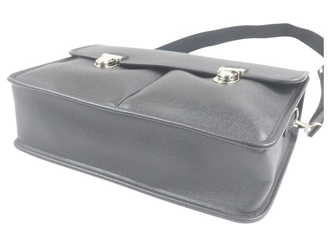 Borsa da Lavoro Louis Vuitton Taiga Anton Briefcase Grigia Grigio - vista 3