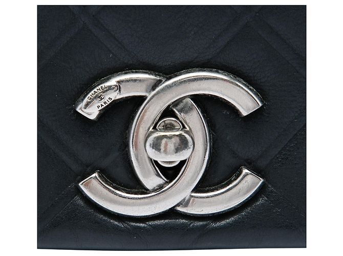 Borsa a tracolla Chanel Medium Diamond Embossed Calfskin New Chic Flap Nera Nero - vista 5