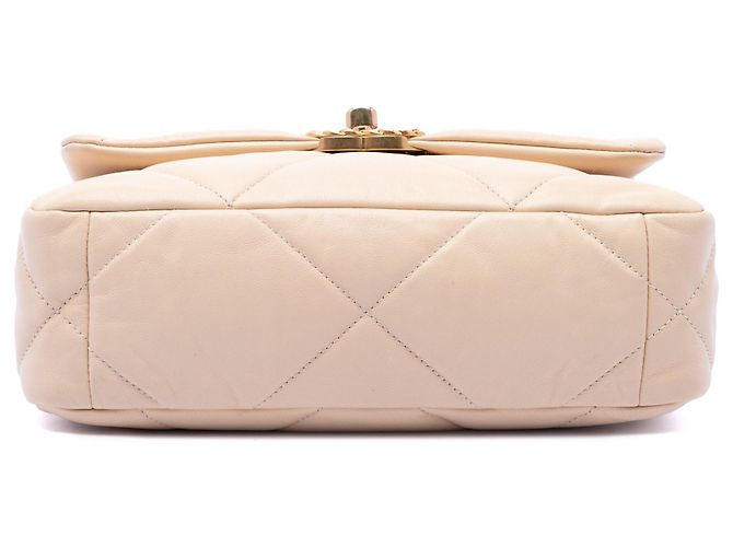 Borsa Chanel 19 Flap Medium in pelle di agnello marrone - vista 3