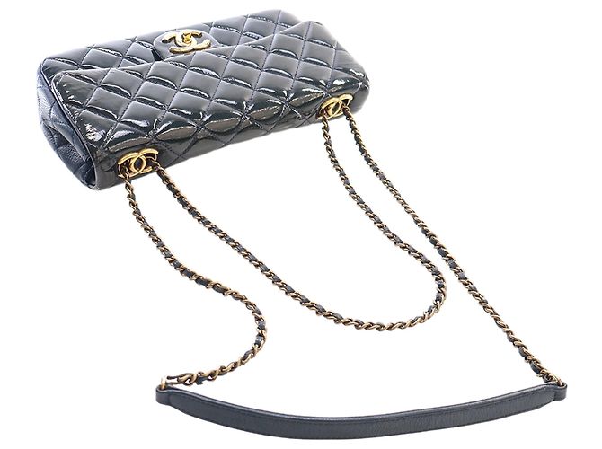 Borsa a tracolla Chanel Paris Salzburg Medium in vernice e pelle di capra blu con occhielli CC - vista 8