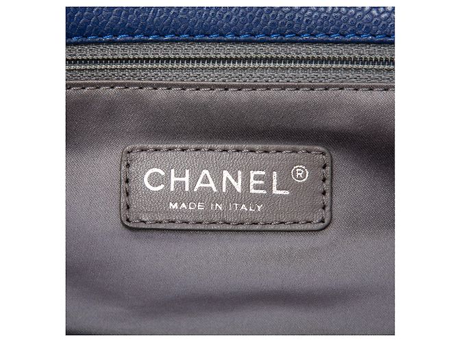 Borsa Chanel Coco Rider con patta e tasche multiple in pelle Caviar glassata blu - vista 5