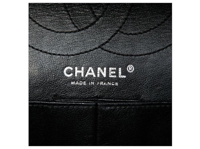 Borsa a tracolla Chanel Reissue 2.55 Double Flap 226 in vernice matelassé nera Nero - vista 5