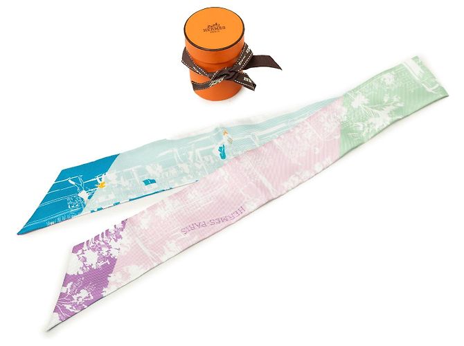 Multi Hermès A L Ombre des Boulevards Silk Twilly Scarf Scarves Multicolore - vista 5