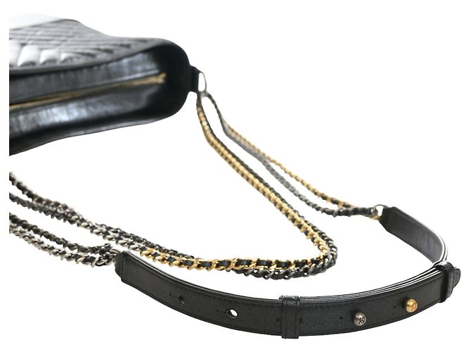 Borsa a tracolla Gabrielle Chanel Medium Chevron in vitello invecchiato iridescent nero - vista 8