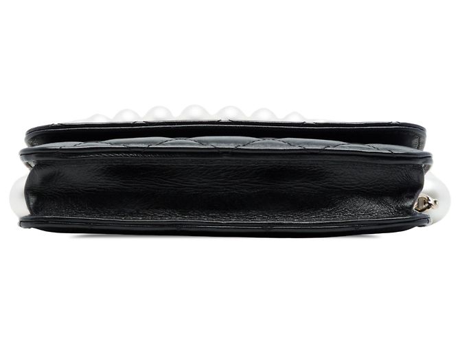 Borsa a tracolla Chanel Maxi Pearls in vitello matelassé nero con catena e clutch - vista 3