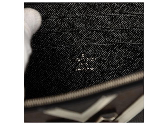 Borsa a tracolla Twist Wallet on Chain con borchie in pelle Epi Monogram nera Louis Vuitton Nero - vista 5