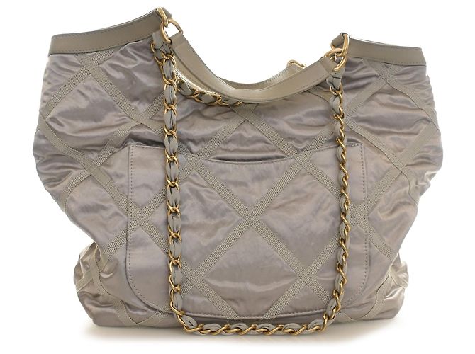 Borsa Shopping Satchel Chanel in Nylon Matelassé e Grosgrain Grigia Grigio - vista 2