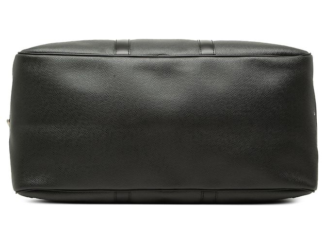 Borsa da viaggio Louis Vuitton Taiga Kendall PM Nera Nero - vista 3