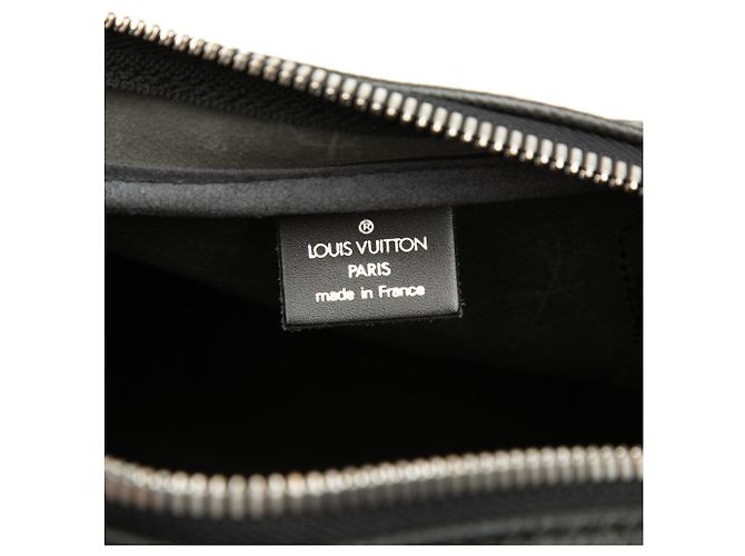 Borsa da viaggio Louis Vuitton Taiga Kendall PM Nera Nero - vista 5