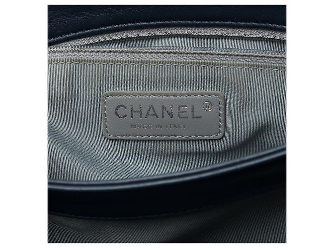 Borsa a tracolla Chanel Coco Pleats in vitello matelassé blu - vista 5