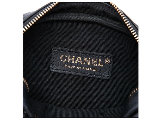 Bolsa Camera Chanel Small em pele de cordeiro acolchoada preta com fivela Preto - vista 5