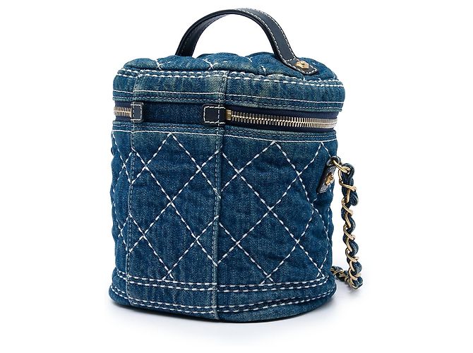 Blaues Chanel CC gestepptes Denim-Vanity-Case mit Ketten-Satchel - Ansicht 2