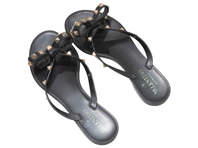 Valentino Garavani Sandali thong Valentino Rubber Rockstud neri Taglia 36 Nero - vista 3