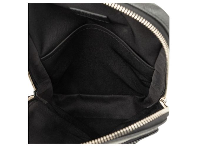 Borsa a tracolla Louis Vuitton Taiga Avenue Nera Nero - vista 4