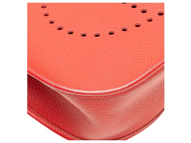 Borsa a tracolla Hermès Evelyne I 33 in pelle Clemence rossa Rosso - vista 8