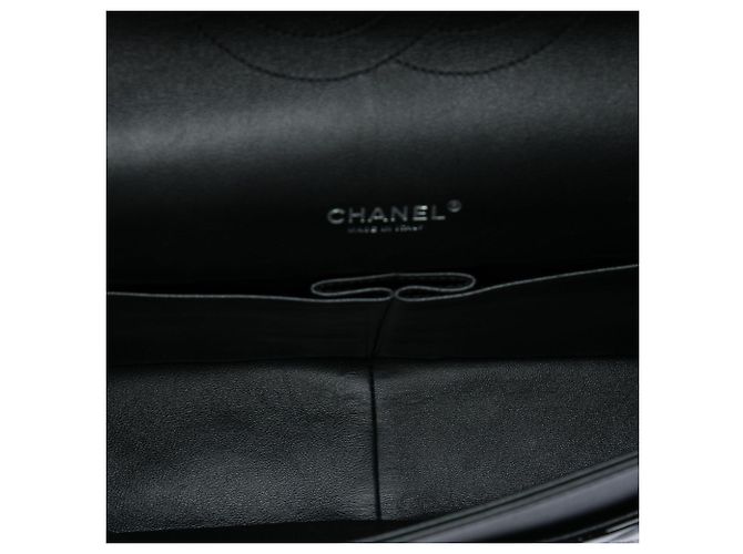 Borsa a tracolla Chanel Maxi Classic Double Flap in vernice nera Nero - vista 4