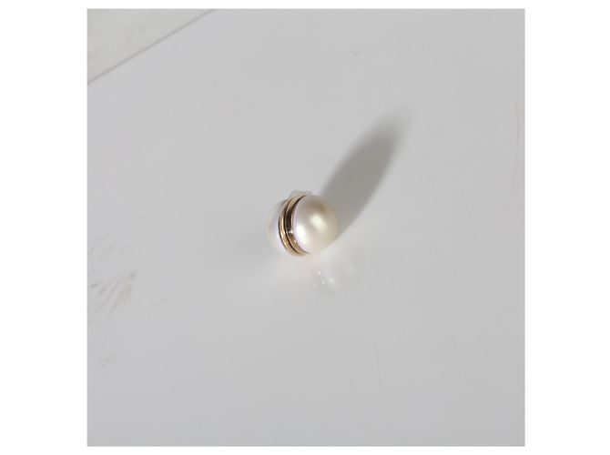 Orecchini magnetici Gucci in perle sintetiche placcate oro - vista 6