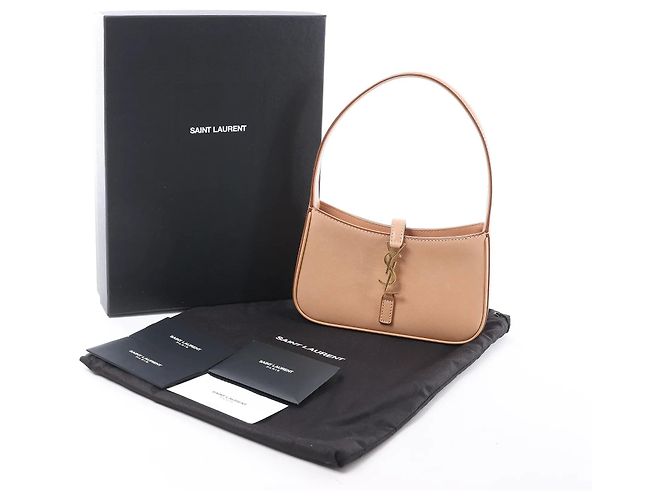 Autre Marque Borsa Saint Laurent Le 5 à 7 Mini Hobo in Beige 710318 Rosa - vista 14