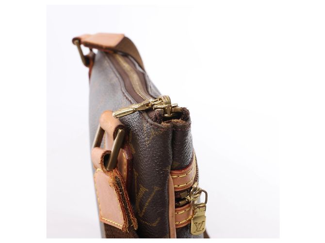 Louis Vuitton Pochette Bosphole Monogram Canvas Crossbody Bag in Brown M40044 Marrone - vista 4