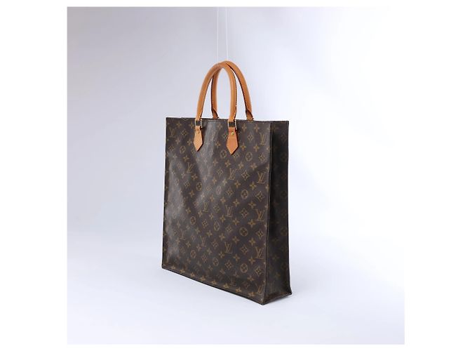 Louis Vuitton Sac Plat Monogram Canvas Handbag in Brown Marrone - vista 2