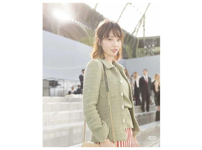 Chaquetas Chanel La Petite Veste Noire Verde - vista 5