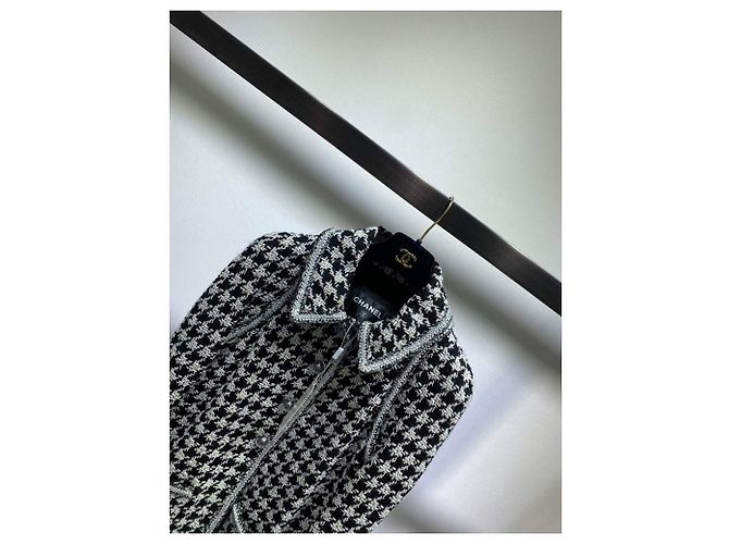 Chaquetas Chanel La Petite Veste Noire Multicolor - vista 2
