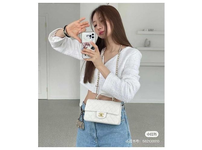 Chaquetas Chanel La Petite Veste Noire Blanco - vista 4