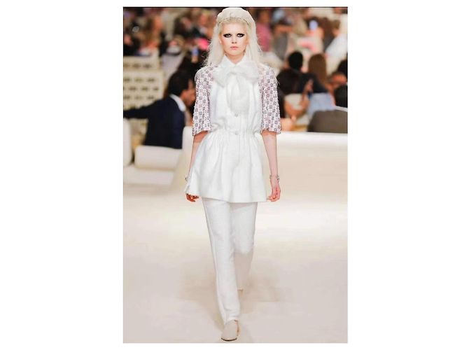 Macacão Chanel Branco de Viscose - vista 3