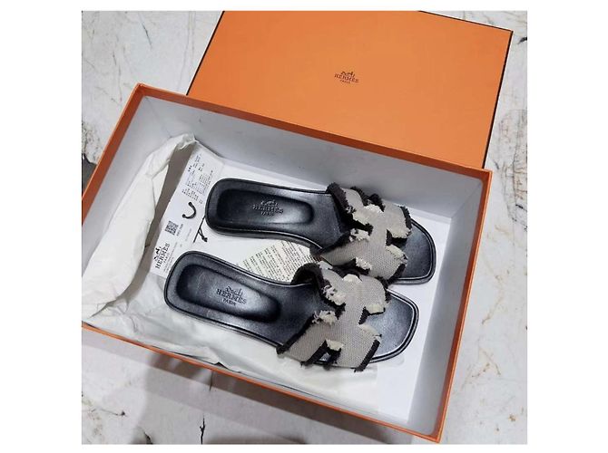 Hermès Oran Sandalen aus Stoff Schwarz Größe 36 - Ansicht 2