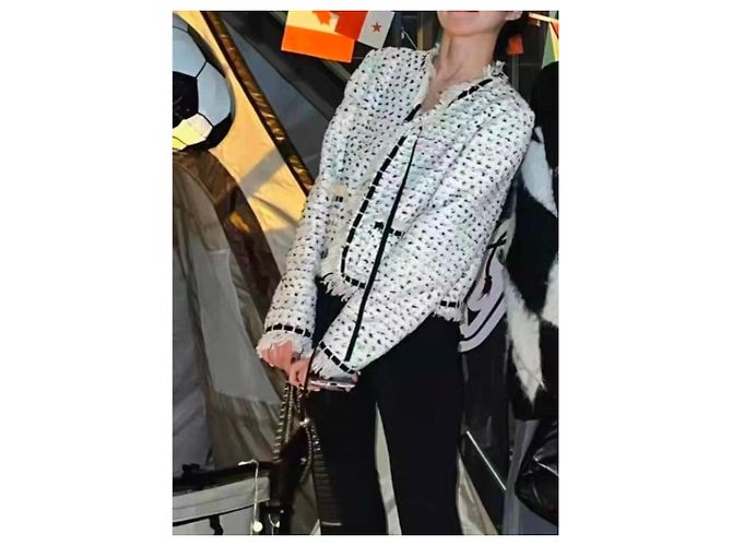 Chaquetas Chanel La Petite Veste Noire Multicolor - vista 4