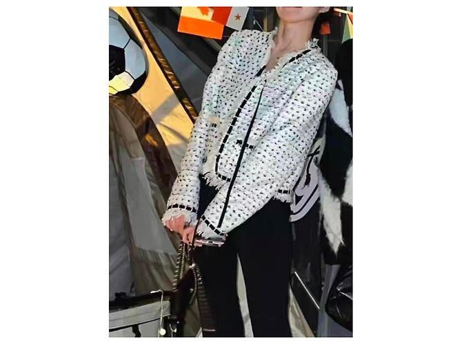 Chaquetas Chanel La Petite Veste Noire Multicolor - vista 6