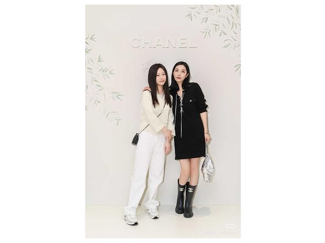 Chanel Kleid aus schwarzem Kaschmir - Ansicht 4