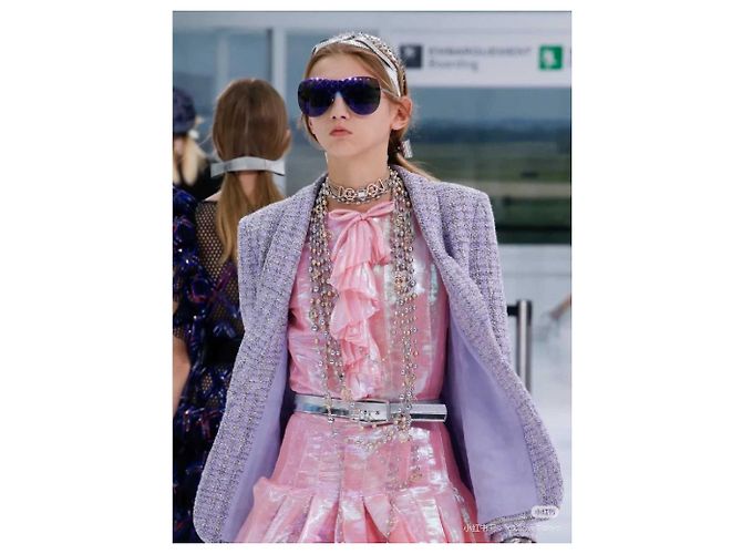 Chaquetas Chanel La Petite Veste Noire Púrpura - vista 2