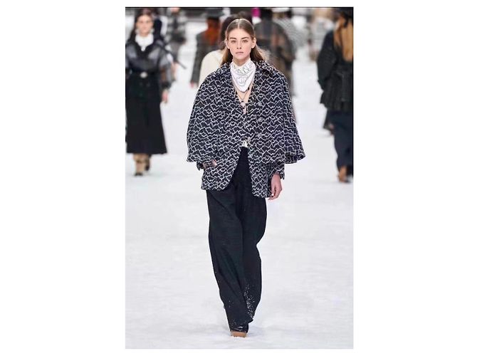Chaquetas Chanel La Petite Veste Noire Multicolor - vista 10